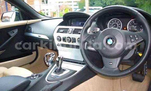 Gura Yakoze BMW 5–Series Blue Imodoka i Kampala mu Uganda Gura Yakoze BMW 5–Series Blue Imodoka i Kampala mu Uganda