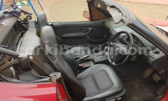 Acheter Occasion Voiture BMW Z3 Rouge à Kampala, Ouganda Acheter Occasion Voiture BMW Z3 Rouge à Kampala, Ouganda