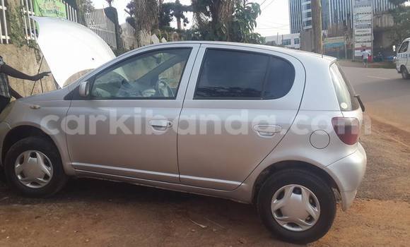 Gura Yakoze Toyota Vitz Silver Imodoka i Kampala mu Uganda Gura Yakoze Toyota Vitz Silver Imodoka i Kampala mu Uganda