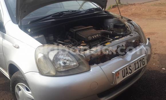 Gura Yakoze Toyota Vitz Silver Imodoka i Kampala mu Uganda Gura Yakoze Toyota Vitz Silver Imodoka i Kampala mu Uganda