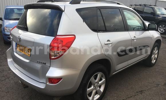 Gura Yakoze Toyota RAV4 Silver Imodoka i Kampala mu Uganda Gura Yakoze Toyota RAV4 Silver Imodoka i Kampala mu Uganda