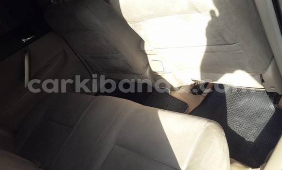 Gura Yakoze Toyota Premio Silver Imodoka i Kampala mu Uganda Gura Yakoze Toyota Premio Silver Imodoka i Kampala mu Uganda