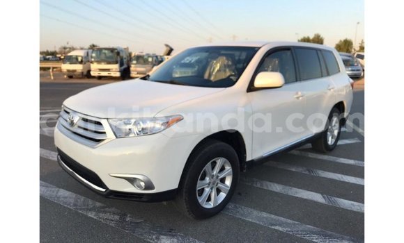 Buy Import Toyota Highlander White Car in Import - Dubai in Uganda Buy Import Toyota Highlander White Car in Import - Dubai in Uganda