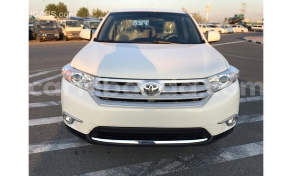 Buy Import Toyota Highlander White Car in Import - Dubai in Uganda Buy Import Toyota Highlander White Car in Import - Dubai in Uganda