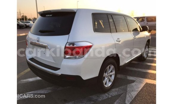 Buy Import Toyota Highlander White Car in Import - Dubai in Uganda Buy Import Toyota Highlander White Car in Import - Dubai in Uganda