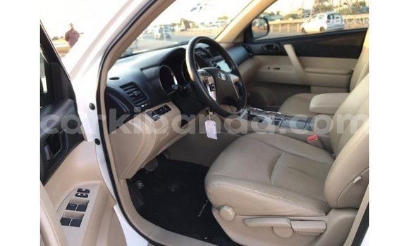 Buy Import Toyota Highlander White Car in Import - Dubai in Uganda Buy Import Toyota Highlander White Car in Import - Dubai in Uganda