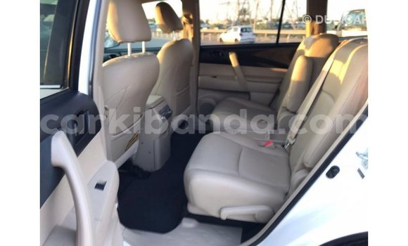 Buy Import Toyota Highlander White Car in Import - Dubai in Uganda Buy Import Toyota Highlander White Car in Import - Dubai in Uganda