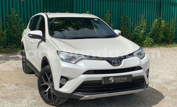 Nunua Ilio tumika Toyota RAV4 Nyingine Gari ndani ya Kampala nchini Uganda Nunua Ilio tumika Toyota RAV4 Nyingine Gari ndani ya Kampala nchini Uganda