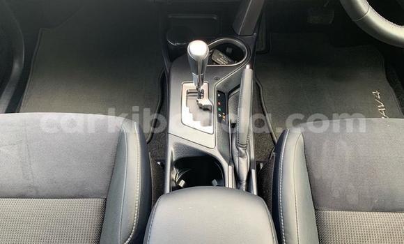 Nunua Ilio tumika Toyota RAV4 Nyingine Gari ndani ya Kampala nchini Uganda Nunua Ilio tumika Toyota RAV4 Nyingine Gari ndani ya Kampala nchini Uganda