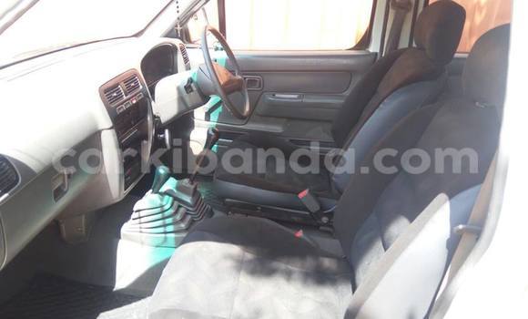 Gura Yakoze Nissan Hardbody White Imodoka i Kampala mu Uganda Gura Yakoze Nissan Hardbody White Imodoka i Kampala mu Uganda