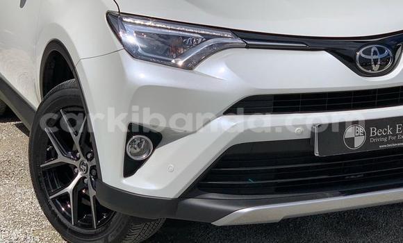 Nunua Ilio tumika Toyota RAV4 Nyingine Gari ndani ya Kampala nchini Uganda Nunua Ilio tumika Toyota RAV4 Nyingine Gari ndani ya Kampala nchini Uganda