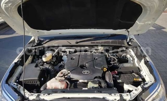 Gura Yakoze Toyota Fortuner White Imodoka i Kampala mu Uganda Gura Yakoze Toyota Fortuner White Imodoka i Kampala mu Uganda