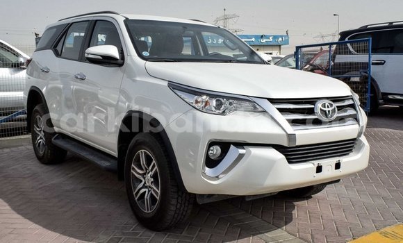 Gura Imported Toyota Fortuner White Imodoka i Import - Dubai mu Uganda Gura Imported Toyota Fortuner White Imodoka i Import - Dubai mu Uganda