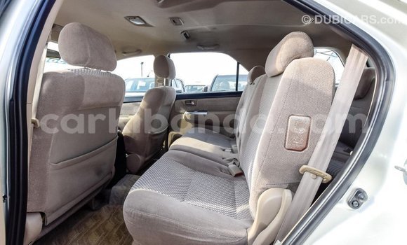 Nunua Imported Toyota Fortuner Nyingine Gari ndani ya Import - Dubai nchini Uganda Nunua Imported Toyota Fortuner Nyingine Gari ndani ya Import - Dubai nchini Uganda