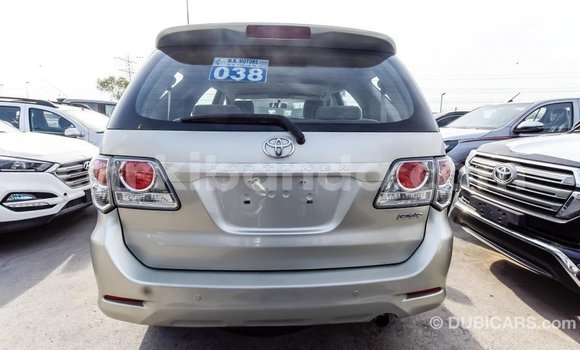Nunua Imported Toyota Fortuner Nyingine Gari ndani ya Import - Dubai nchini Uganda Nunua Imported Toyota Fortuner Nyingine Gari ndani ya Import - Dubai nchini Uganda