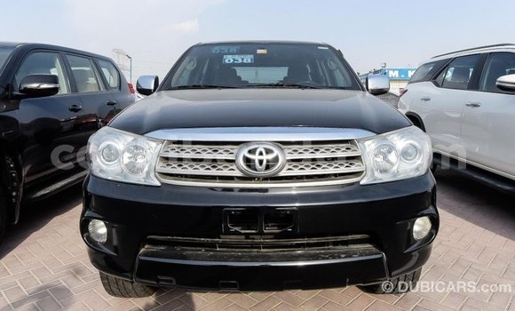 Nunua Imported Toyota Fortuner Nyeusi Gari ndani ya Import - Dubai nchini Uganda Nunua Imported Toyota Fortuner Nyeusi Gari ndani ya Import - Dubai nchini Uganda