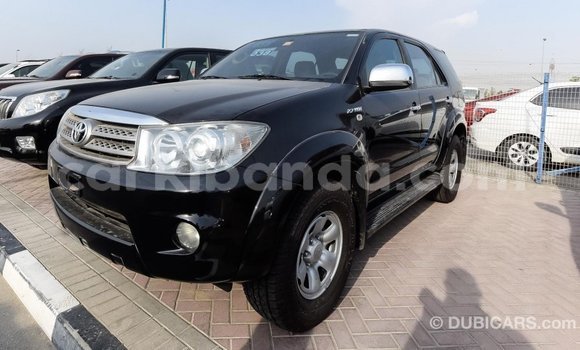 Nunua Imported Toyota Fortuner Nyeusi Gari ndani ya Import - Dubai nchini Uganda Nunua Imported Toyota Fortuner Nyeusi Gari ndani ya Import - Dubai nchini Uganda