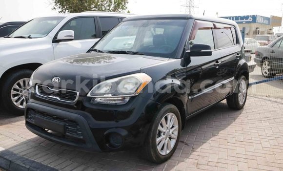 Nunua Imported Kia Soul Nyeusi Gari ndani ya Import - Dubai nchini Uganda Nunua Imported Kia Soul Nyeusi Gari ndani ya Import - Dubai nchini Uganda
