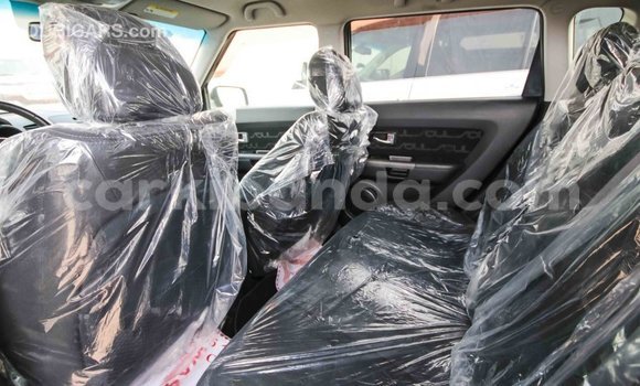 Nunua Imported Kia Soul Nyeusi Gari ndani ya Import - Dubai nchini Uganda Nunua Imported Kia Soul Nyeusi Gari ndani ya Import - Dubai nchini Uganda