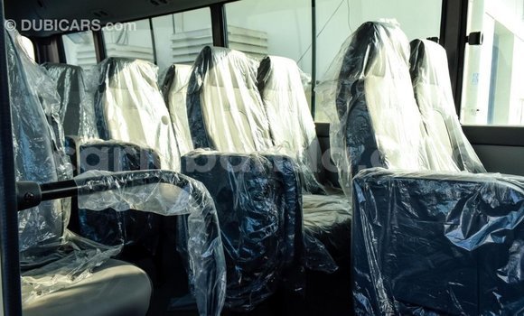 Nunua Imported Hyundai Chorus Beige Lori ndani ya Import - Dubai nchini Uganda Nunua Imported Hyundai Chorus Beige Lori ndani ya Import - Dubai nchini Uganda