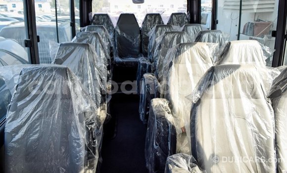 Nunua Imported Hyundai Chorus Beige Lori ndani ya Import - Dubai nchini Uganda Nunua Imported Hyundai Chorus Beige Lori ndani ya Import - Dubai nchini Uganda