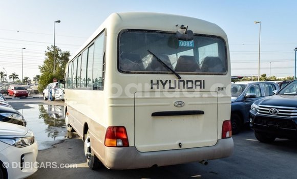 Nunua Imported Hyundai Chorus Beige Lori ndani ya Import - Dubai nchini Uganda Nunua Imported Hyundai Chorus Beige Lori ndani ya Import - Dubai nchini Uganda