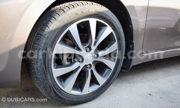 Acheter Import Voiture Hyundai Accent Marron à Import - Dubai, Ouganda Acheter Import Voiture Hyundai Accent Marron à Import - Dubai, Ouganda