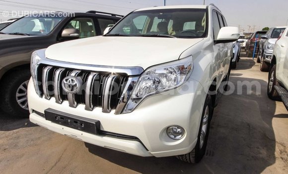 Acheter Import Voiture Toyota Prado Blanc à Import - Dubai, Ouganda Acheter Import Voiture Toyota Prado Blanc à Import - Dubai, Ouganda
