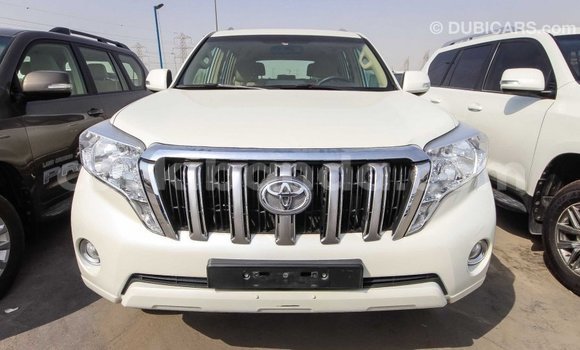 Acheter Import Voiture Toyota Prado Blanc à Import - Dubai, Ouganda Acheter Import Voiture Toyota Prado Blanc à Import - Dubai, Ouganda