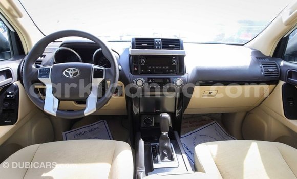 Acheter Import Voiture Toyota Prado Blanc à Import - Dubai, Ouganda Acheter Import Voiture Toyota Prado Blanc à Import - Dubai, Ouganda