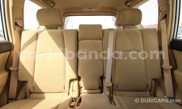 Acheter Import Voiture Toyota Prado Blanc à Import - Dubai, Ouganda Acheter Import Voiture Toyota Prado Blanc à Import - Dubai, Ouganda