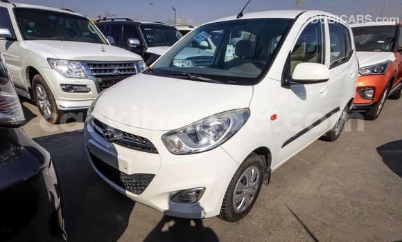 Nunua Imported Hyundai i10 Nyeupe Gari ndani ya Import - Dubai nchini Uganda Nunua Imported Hyundai i10 Nyeupe Gari ndani ya Import - Dubai nchini Uganda
