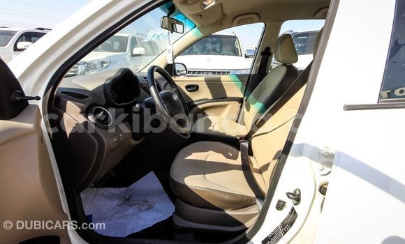 Nunua Imported Hyundai i10 Nyeupe Gari ndani ya Import - Dubai nchini Uganda Nunua Imported Hyundai i10 Nyeupe Gari ndani ya Import - Dubai nchini Uganda