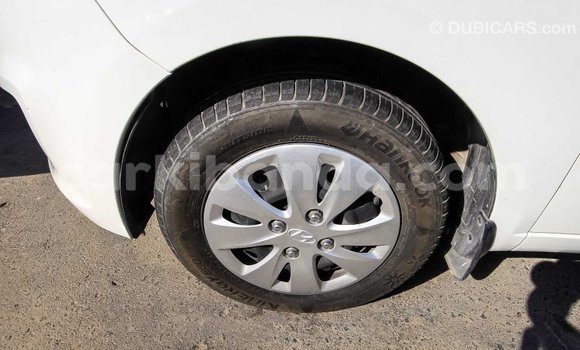 Nunua Imported Hyundai i10 Nyeupe Gari ndani ya Import - Dubai nchini Uganda Nunua Imported Hyundai i10 Nyeupe Gari ndani ya Import - Dubai nchini Uganda