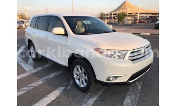 Buy Import Toyota Highlander White Car in Import - Dubai in Uganda Buy Import Toyota Highlander White Car in Import - Dubai in Uganda