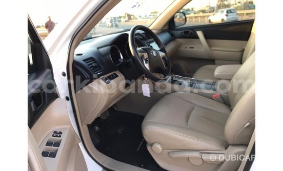 Buy Import Toyota Highlander White Car in Import - Dubai in Uganda Buy Import Toyota Highlander White Car in Import - Dubai in Uganda