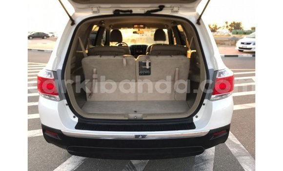 Buy Import Toyota Highlander White Car in Import - Dubai in Uganda Buy Import Toyota Highlander White Car in Import - Dubai in Uganda