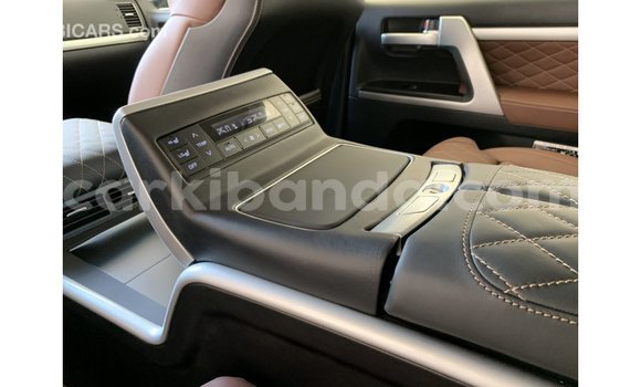 Acheter Import Voiture Toyota Land Cruiser Noir à Import - Dubai, Ouganda Acheter Import Voiture Toyota Land Cruiser Noir à Import - Dubai, Ouganda