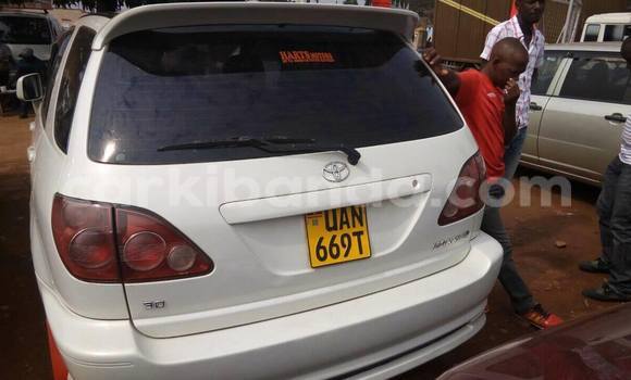 Gura Yakoze Toyota Harrier Other Imodoka i Kampala mu Uganda Gura Yakoze Toyota Harrier Other Imodoka i Kampala mu Uganda