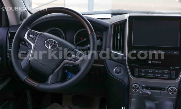 Acheter Import Voiture Toyota Land Cruiser Noir à Import - Dubai, Ouganda Acheter Import Voiture Toyota Land Cruiser Noir à Import - Dubai, Ouganda