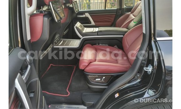 Acheter Import Voiture Toyota Land Cruiser Noir à Import - Dubai, Ouganda Acheter Import Voiture Toyota Land Cruiser Noir à Import - Dubai, Ouganda