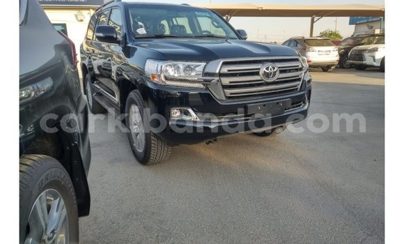 Acheter Import Voiture Toyota Land Cruiser Noir à Import - Dubai, Ouganda Acheter Import Voiture Toyota Land Cruiser Noir à Import - Dubai, Ouganda