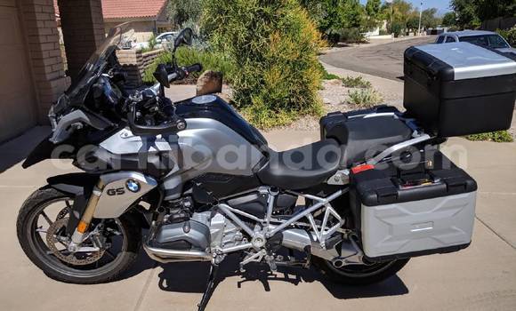 Gura Yakoze BMW R 1200 GS Black Bike i Kampala mu Uganda Gura Yakoze BMW R 1200 GS Black Bike i Kampala mu Uganda