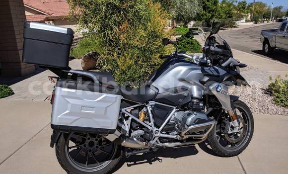 Gura Yakoze BMW R 1200 GS Black Bike i Kampala mu Uganda Gura Yakoze BMW R 1200 GS Black Bike i Kampala mu Uganda
