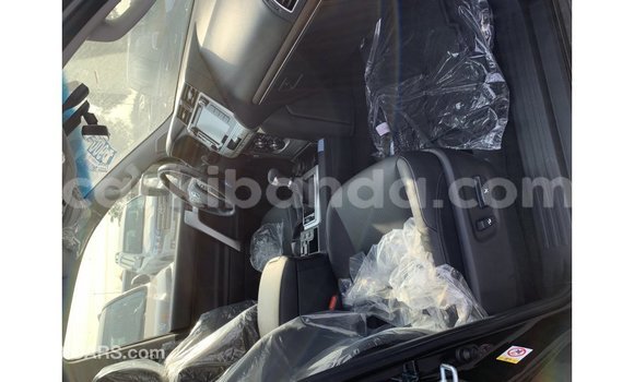 Acheter Import Voiture Toyota Prado Noir à Import - Dubai, Ouganda Acheter Import Voiture Toyota Prado Noir à Import - Dubai, Ouganda