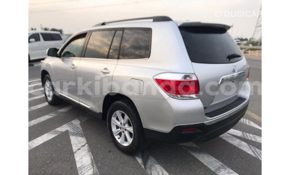 Buy Import Toyota Highlander Other Car in Import - Dubai in Uganda Buy Import Toyota Highlander Other Car in Import - Dubai in Uganda