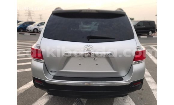 Buy Import Toyota Highlander Other Car in Import - Dubai in Uganda Buy Import Toyota Highlander Other Car in Import - Dubai in Uganda