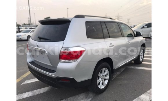 Buy Import Toyota Highlander Other Car in Import - Dubai in Uganda Buy Import Toyota Highlander Other Car in Import - Dubai in Uganda