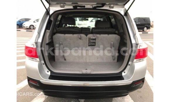 Buy Import Toyota Highlander Other Car in Import - Dubai in Uganda Buy Import Toyota Highlander Other Car in Import - Dubai in Uganda