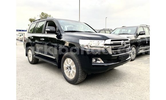 Acheter Import Voiture Toyota Land Cruiser Noir à Import - Dubai, Ouganda Acheter Import Voiture Toyota Land Cruiser Noir à Import - Dubai, Ouganda